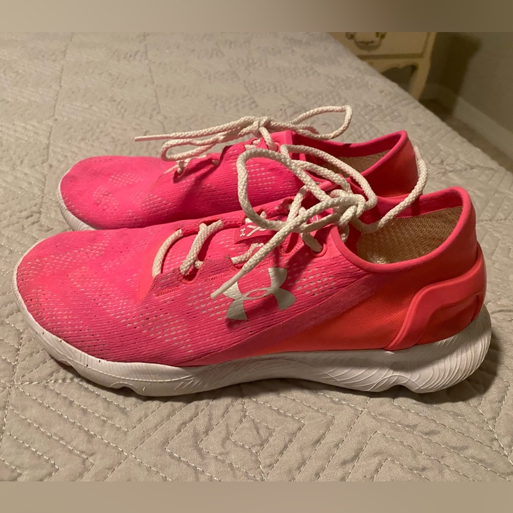 Women’s under armour speedform breast cancer running shoe size 8 bright pink